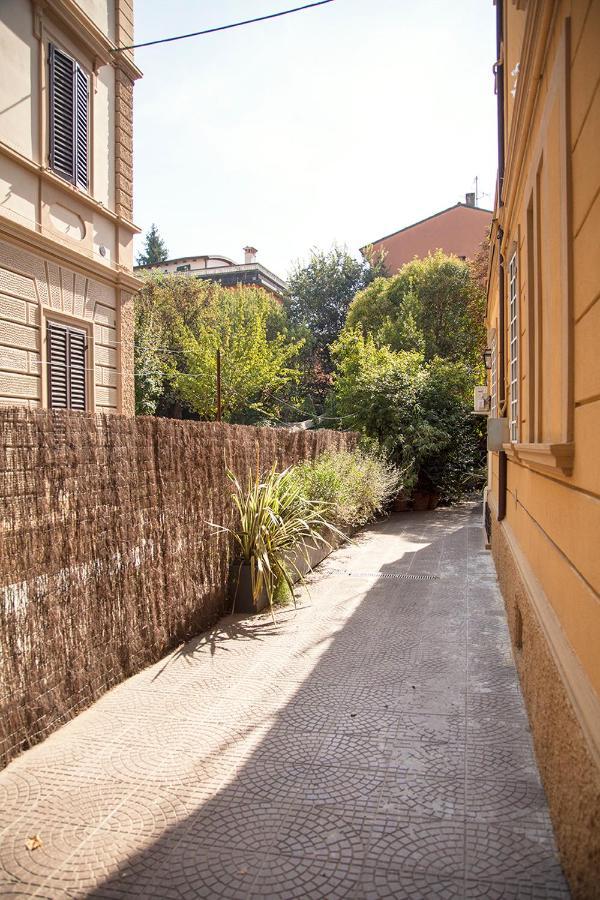 Urban Jungle Apartment Bologna Bagian luar foto