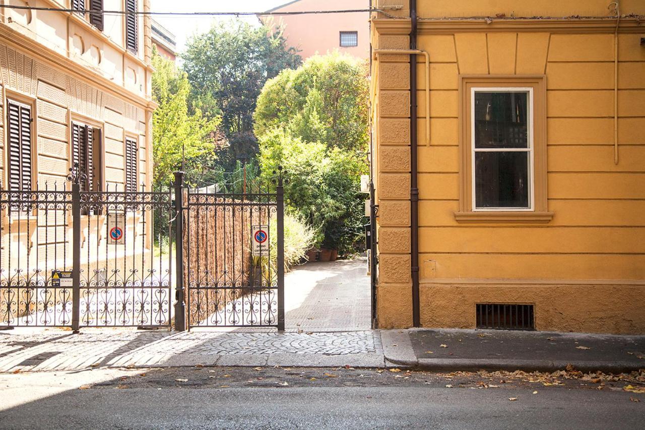 Urban Jungle Apartment Bologna Bagian luar foto