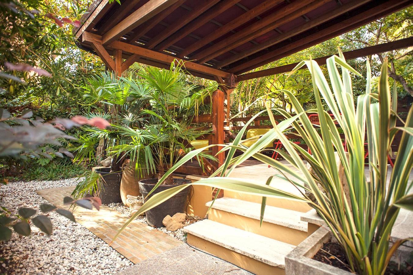 Urban Jungle Apartment Bologna Bagian luar foto